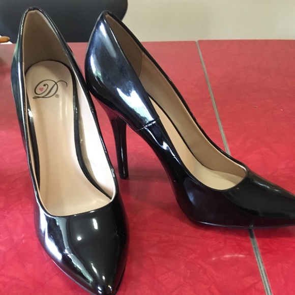 Shoes - Heart in D black heels